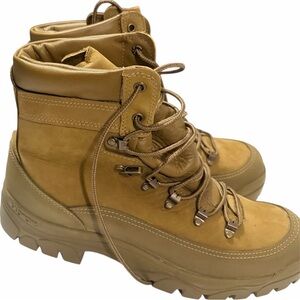 GORE-TEX Men’s Tan Hiking Boots
